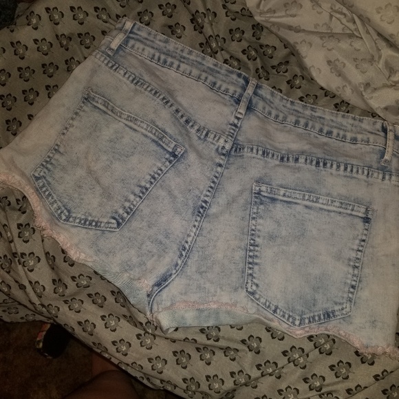 Forever 21 Shorts - Picture 2 of 4